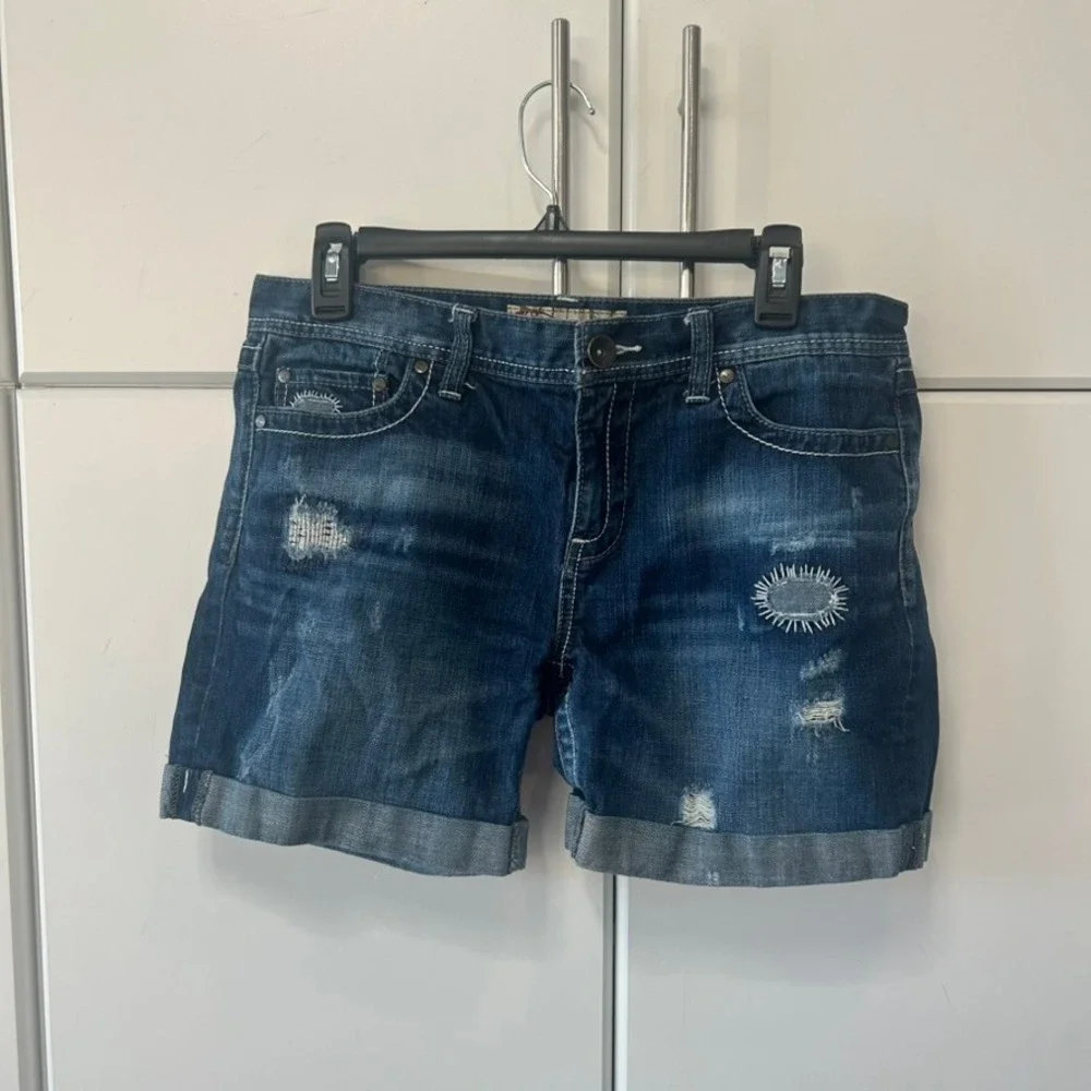 BKE Roan Distressed Denim Shorts Dark Wash Cuffed Patchwork Womens Size 29